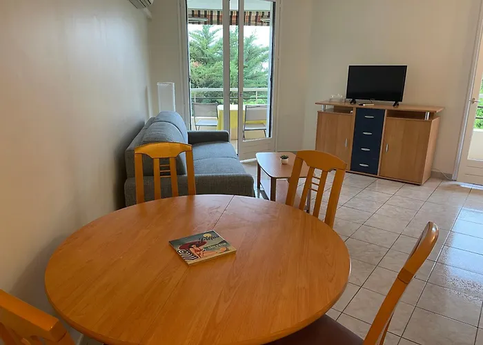 Frejus Plage T2, Piscine, Parking, Plages A 200M