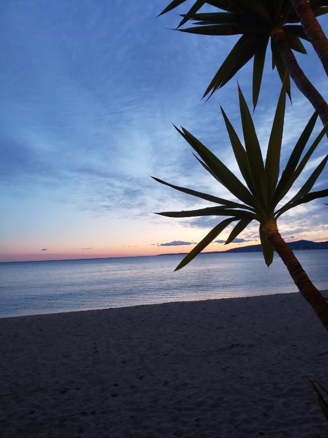 T2, Piscine, Parking, Plages A 200m * Frejus