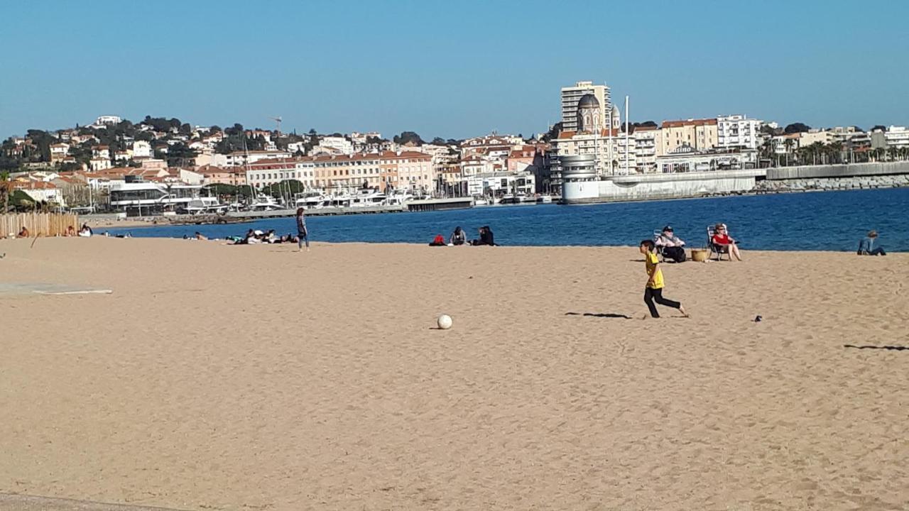 Appartement T2, Piscine, Parking, Plages à 200m *