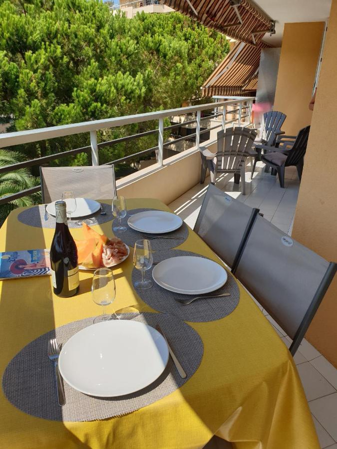 Appartement T2, Piscine, Parking, Plages à 200m Fréjus