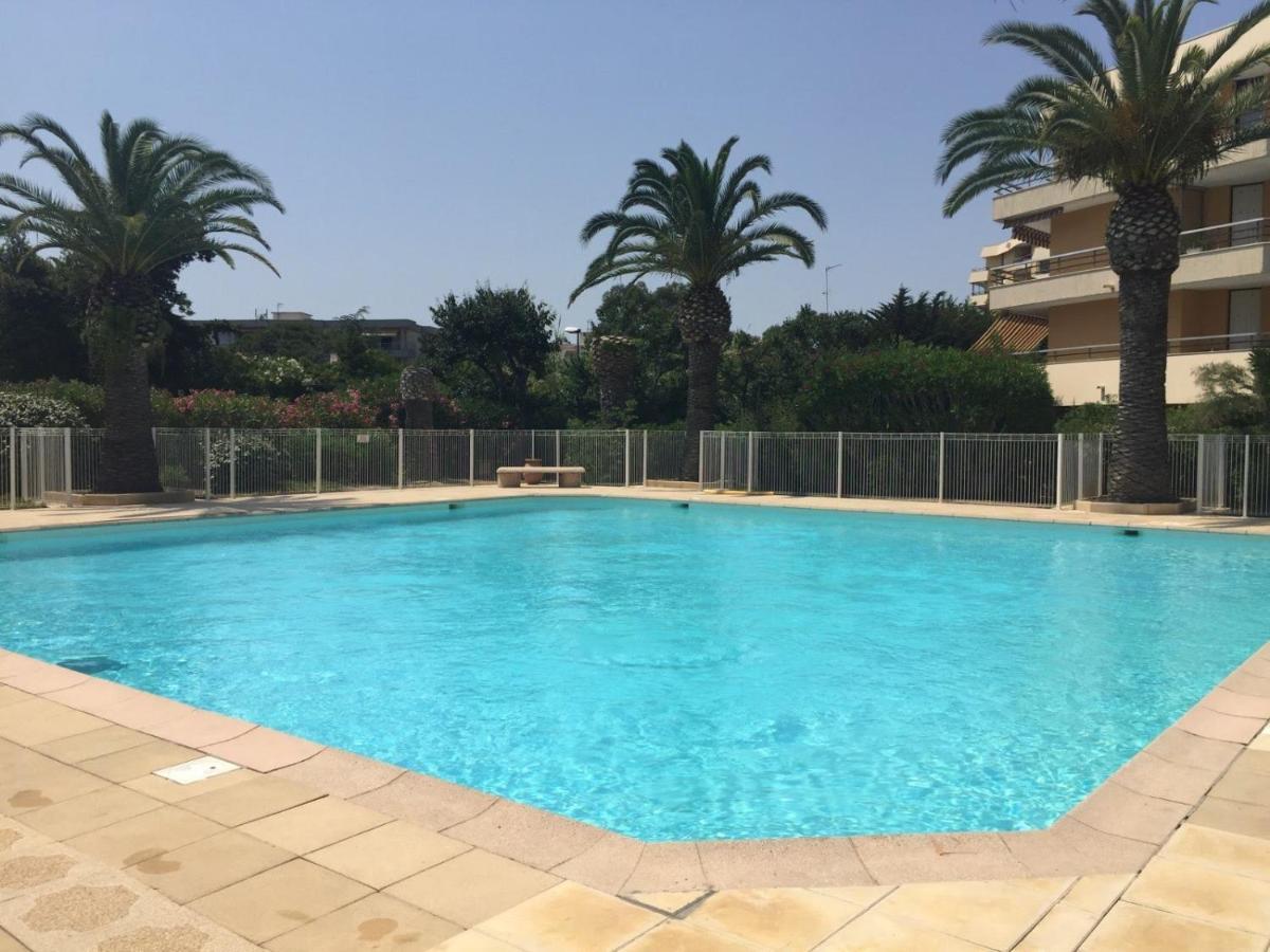 Appartement T2, Piscine, Parking, Plages à 200m Fréjus