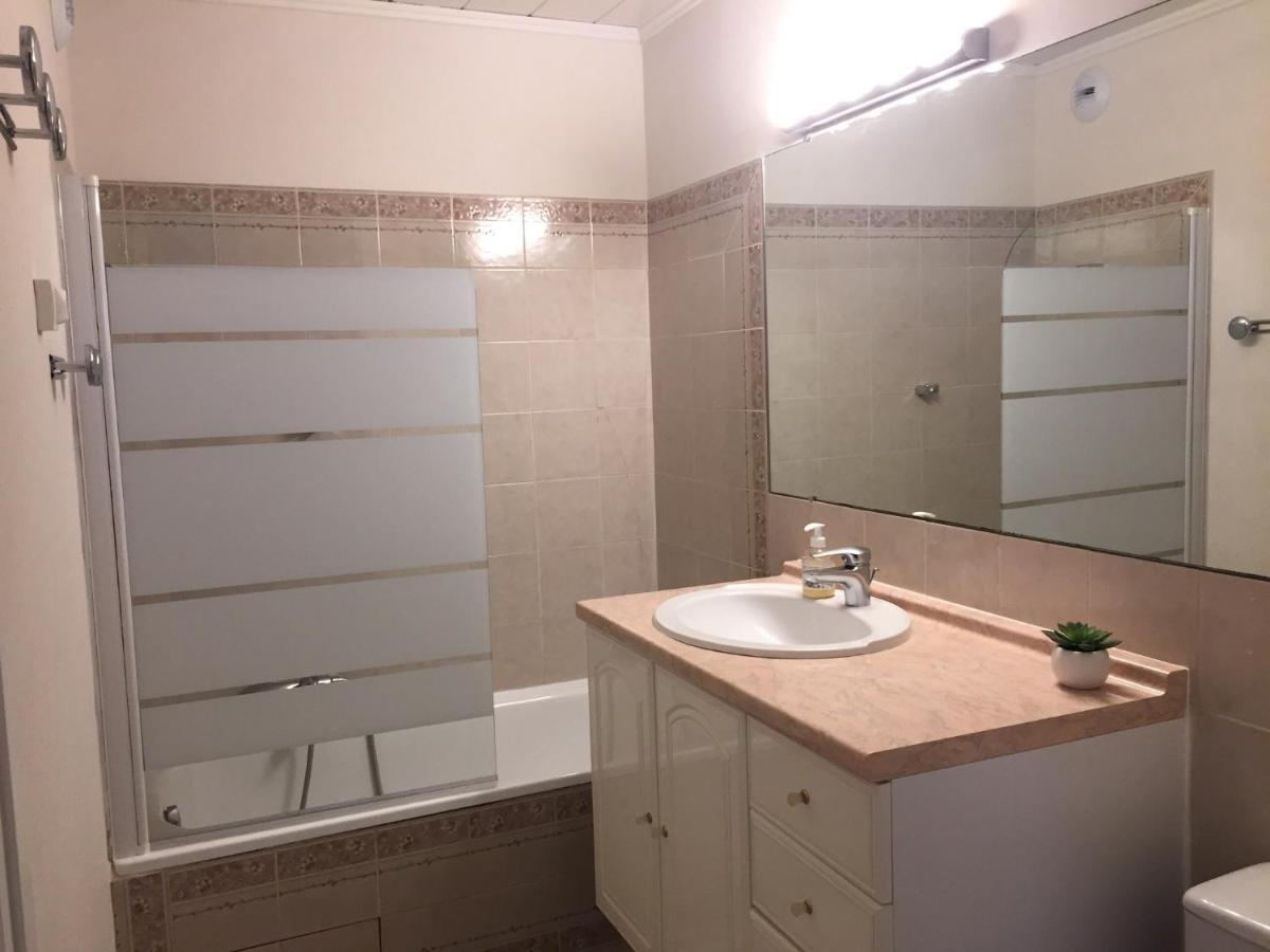 Appartement T2, Piscine, Parking, Plages à 200m *